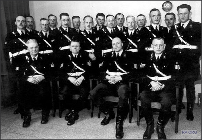 Personeel VKG Leeuwarden 21-04-1951 pb [KK]